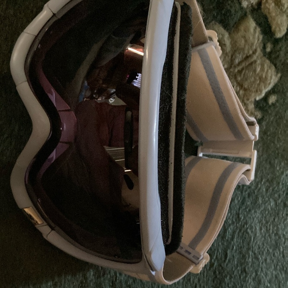 White Ski Goggles with Purple Lens